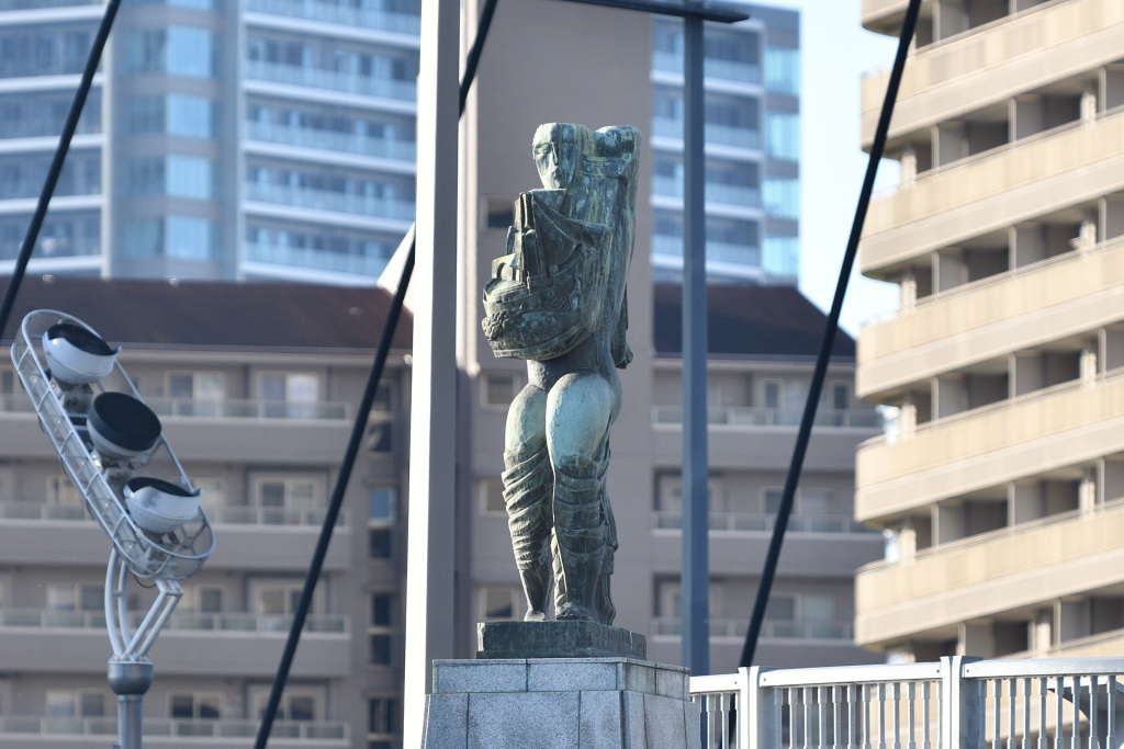 View from the west bank of the Sumida River A statue by Ossip Zadkine: 'Le Messager'