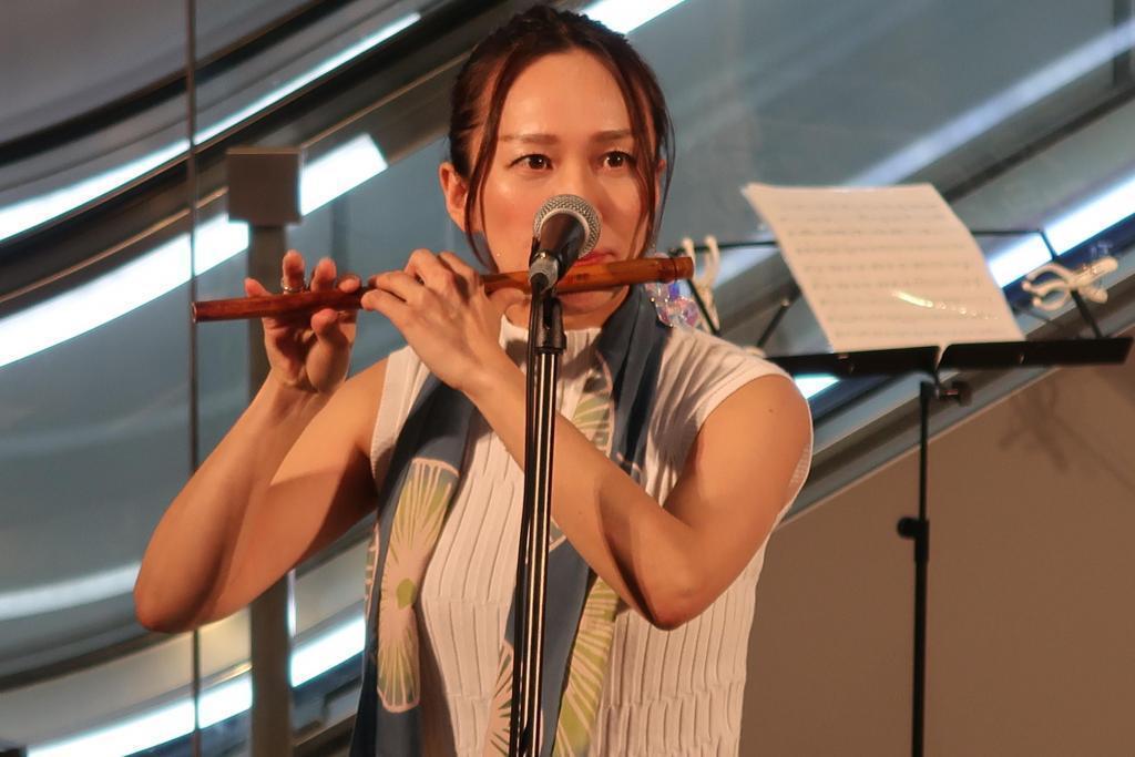 篠笛でJazz 笛吹かなさん！ 聴いてきました！
京橋エドグラン LIVE CROSSING 〜春風に吹かれて〜
心地好い春風と素敵な音楽で大満足！