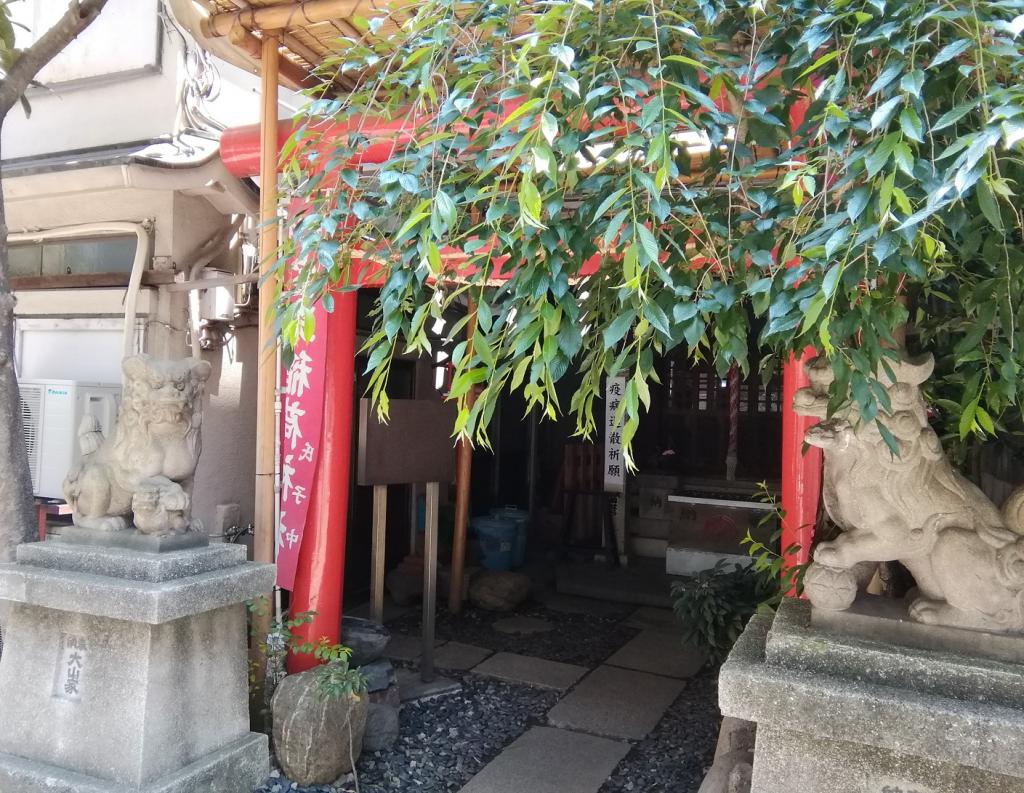 ちょっと気になる中央区の神社　⑩
　～　宝珠稲荷神社　～