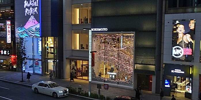 銀座·中央通りを彩る「Ginza Holiday Installation」 