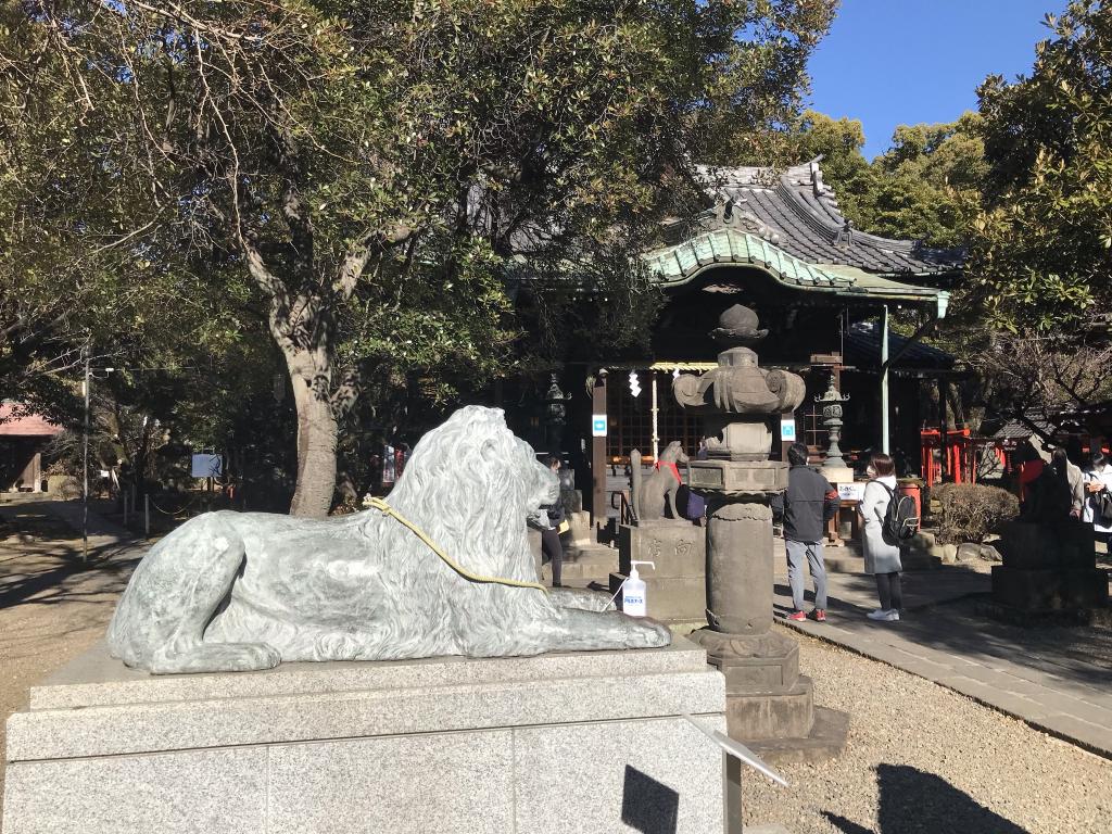 神社にある三越ライオン像