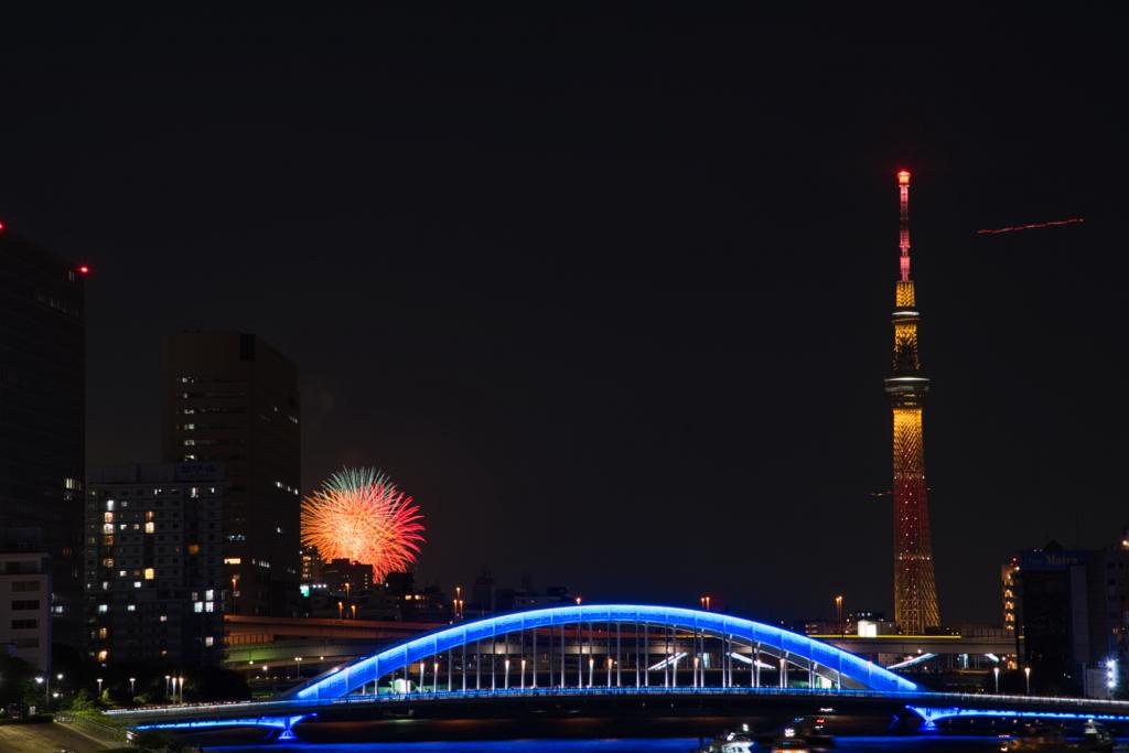 中央大橋から見る隅田川花火大会