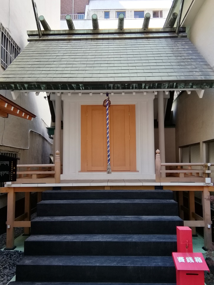  人形町駅から行ける、静かな佇まいの神社　④
　～　常盤稲荷神社　～