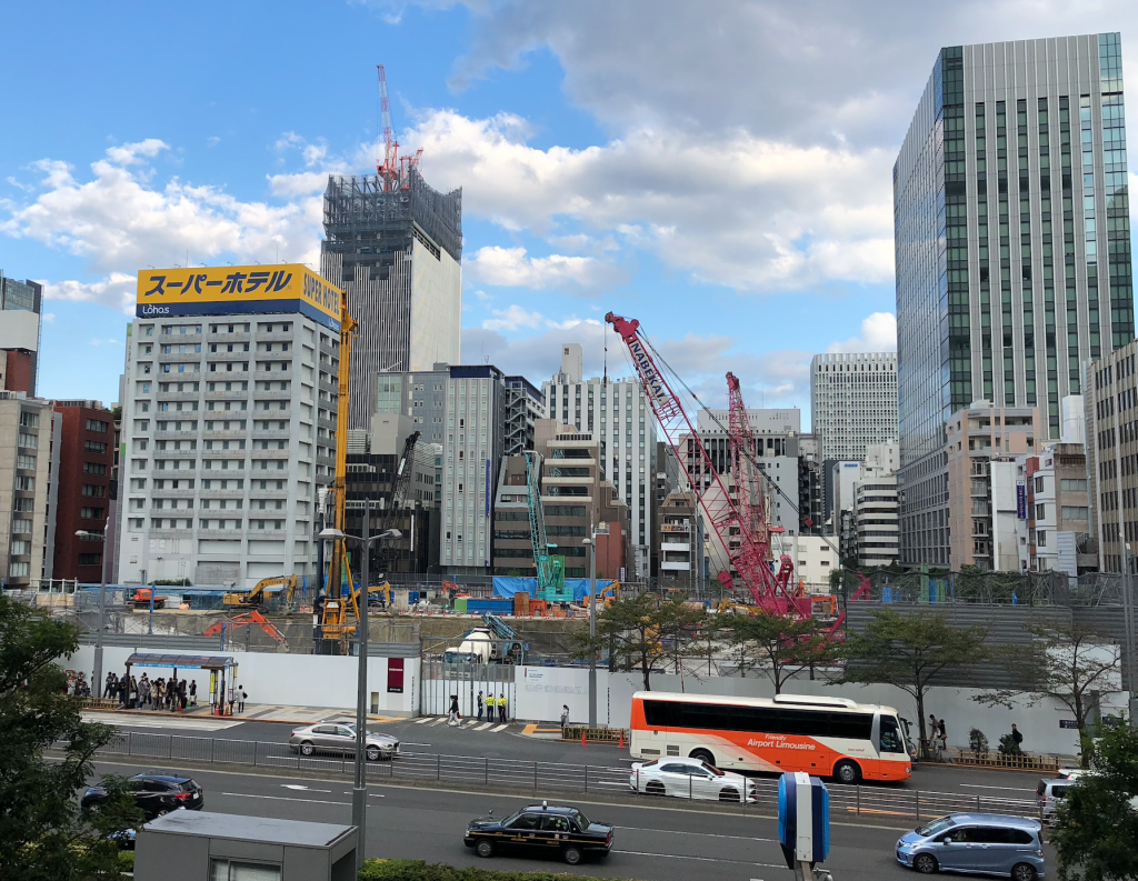  工事が進む東京駅前
（八重洲二丁目北地区第一種市街地再開発事業）