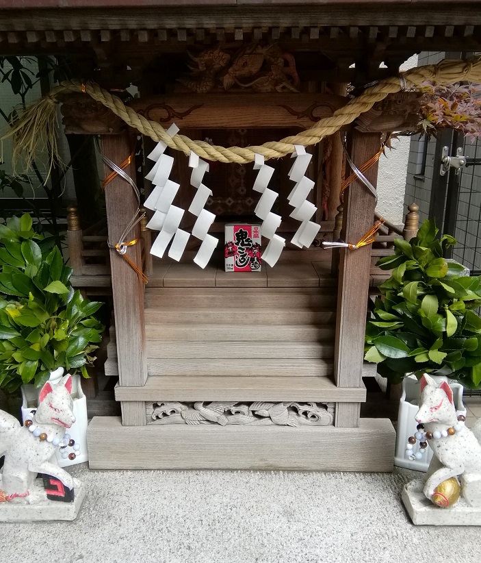  人形町駅から行ける、静かな佇まいの神社　⑫
　～　矢之庫稲荷神社　～ 