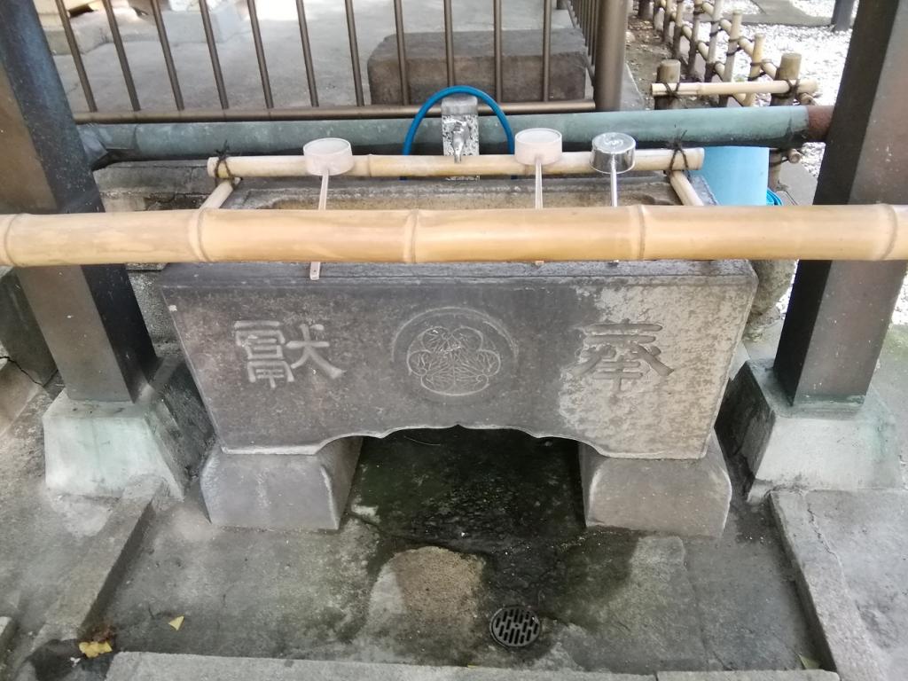  人形町駅から行ける、静かな佇まいの神社　⑱
　～　銀杏八幡宮　～