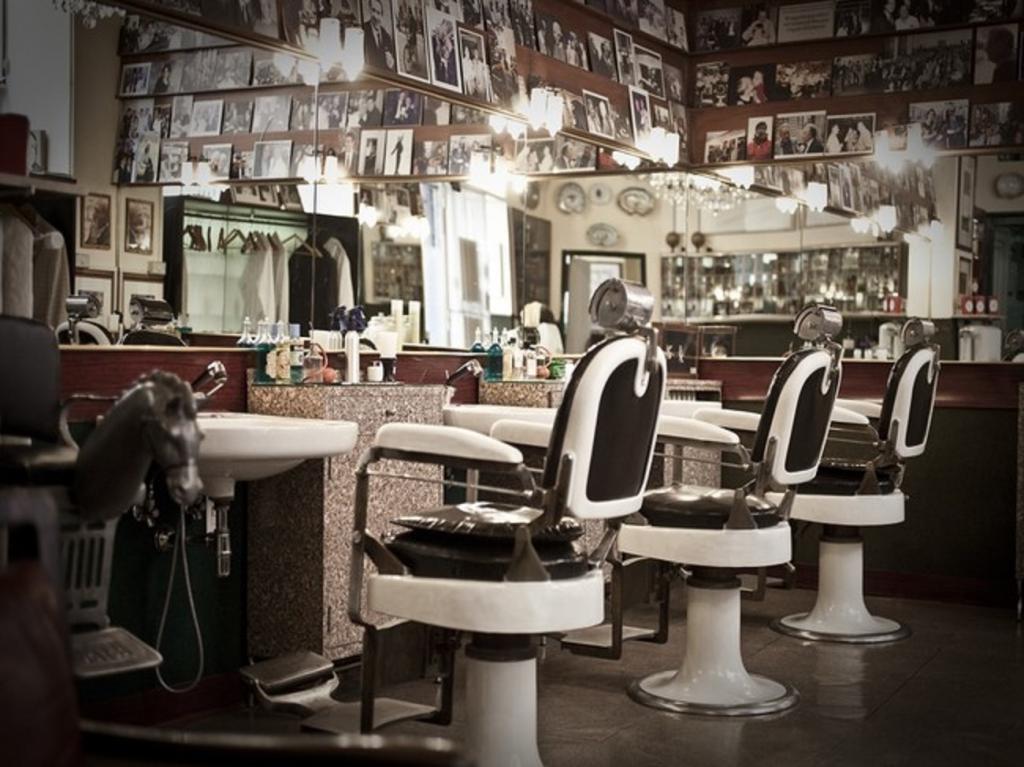 Antica Barbieria Colla Hair Salon ONO×Antica Barbieria Colla
　１００年の歴史を誇るイタリア・ミラノの老舗のサービスをご体感ください
　～　Hair Salon ONO  艶出専科本店　～