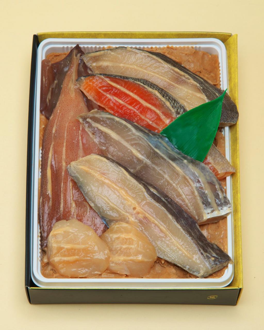 京粕漬　詰合せ　Kー４　
　４,５９０円 ギフトも魚久さんの“京粕漬”で、いかがでしょう？
　～　魚久　本店　～