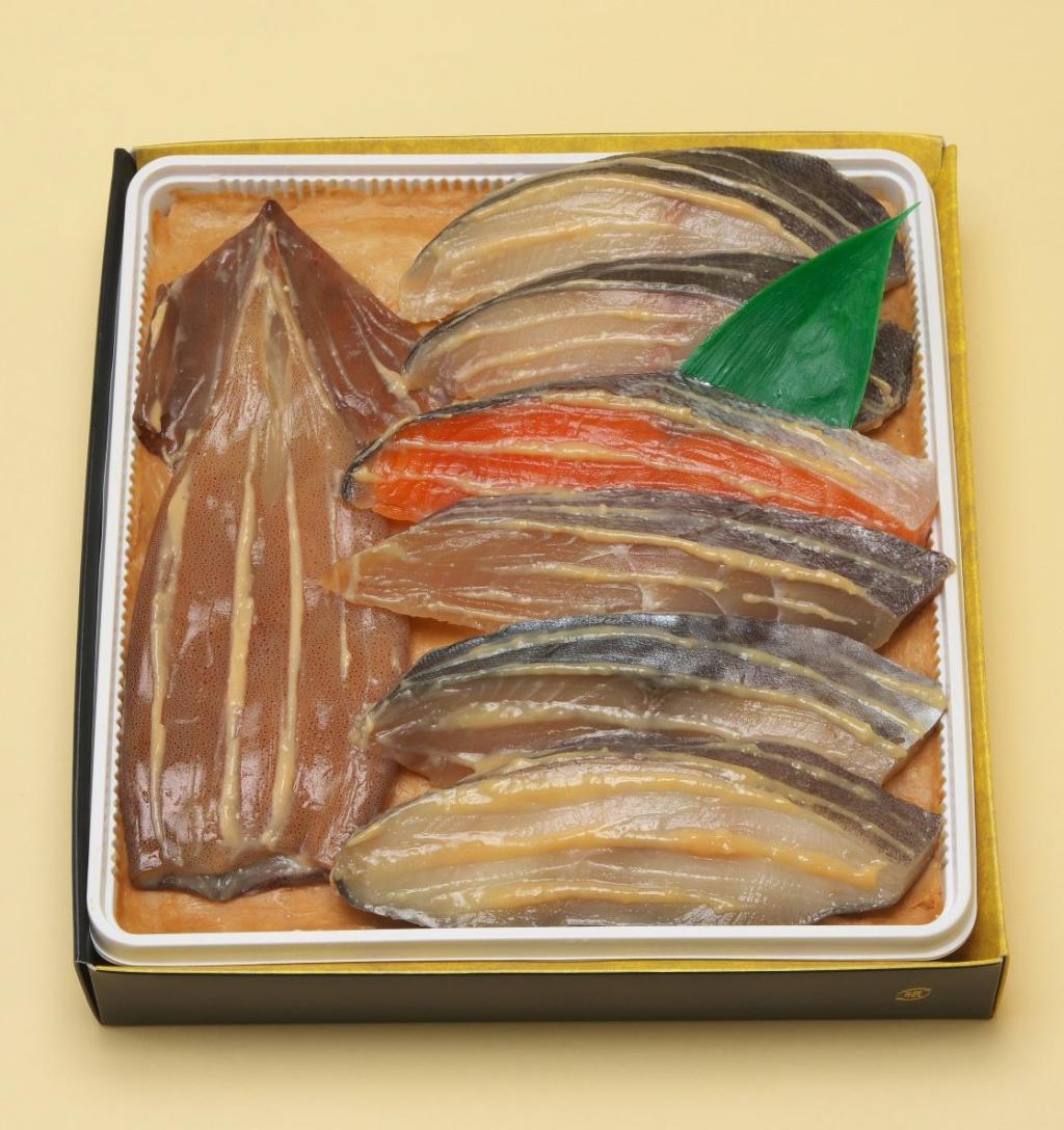 京粕漬　詰合せ　Kー５　
　５,７２４円 ギフトも魚久さんの“京粕漬”で、いかがでしょう？
　～　魚久　本店　～