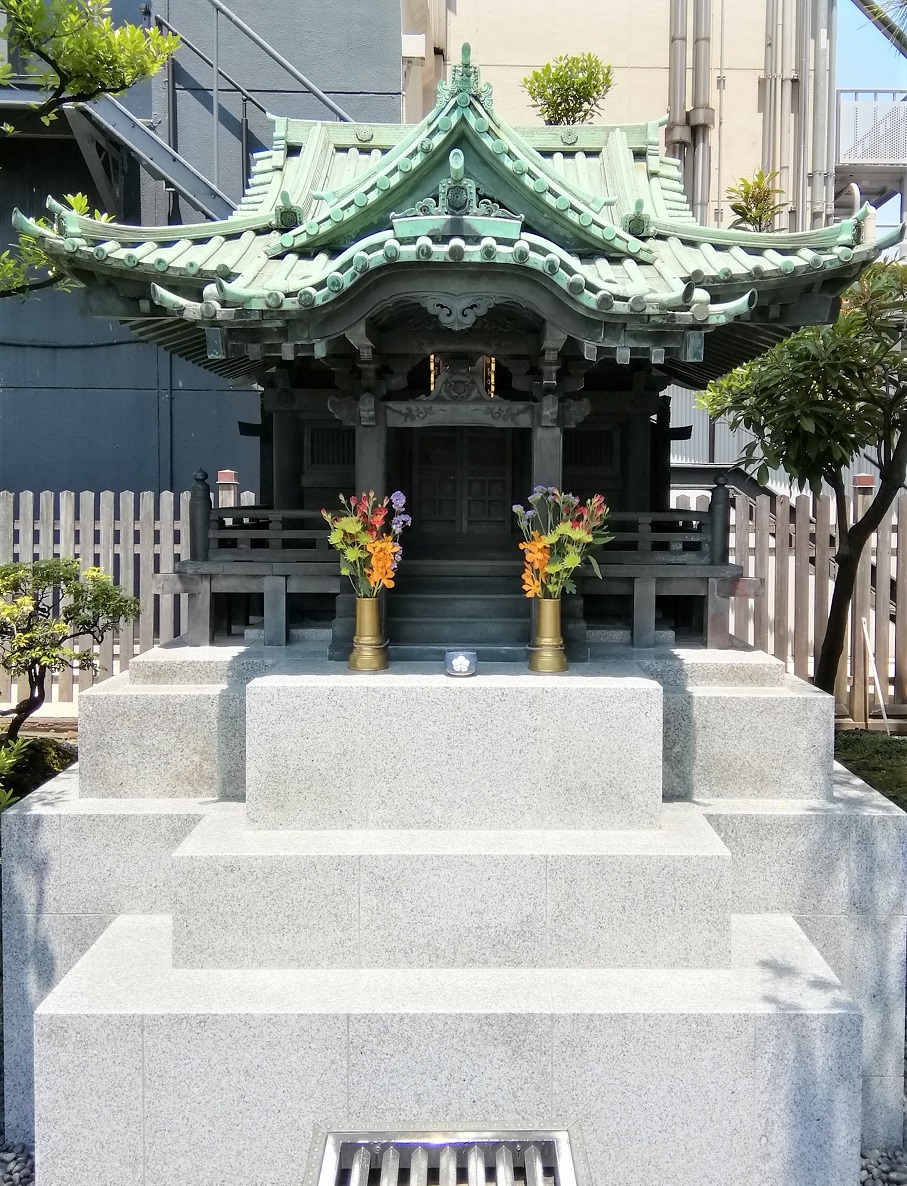  ちょっと気になる中央区の神社　⑪
　【屋上シリーズ　①】
　～　龍光不動尊　～