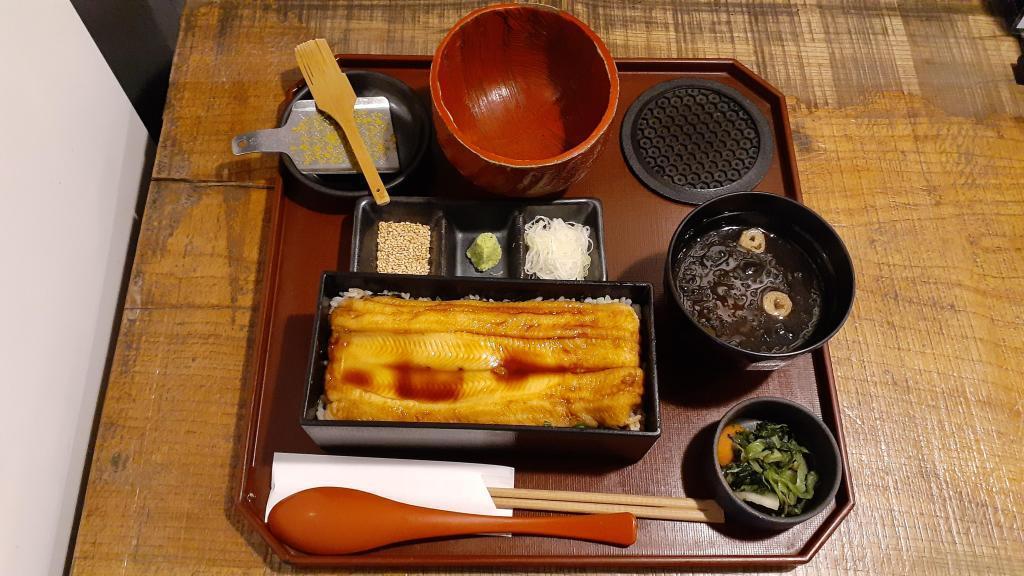  食べて幸せ、粋な江戸土産！～日本橋 玉ゐ「ふっくら煮あなご」～