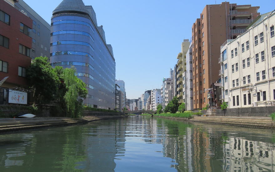 のどかな亀島川 自転車可！楽しい東京湾ライナー
