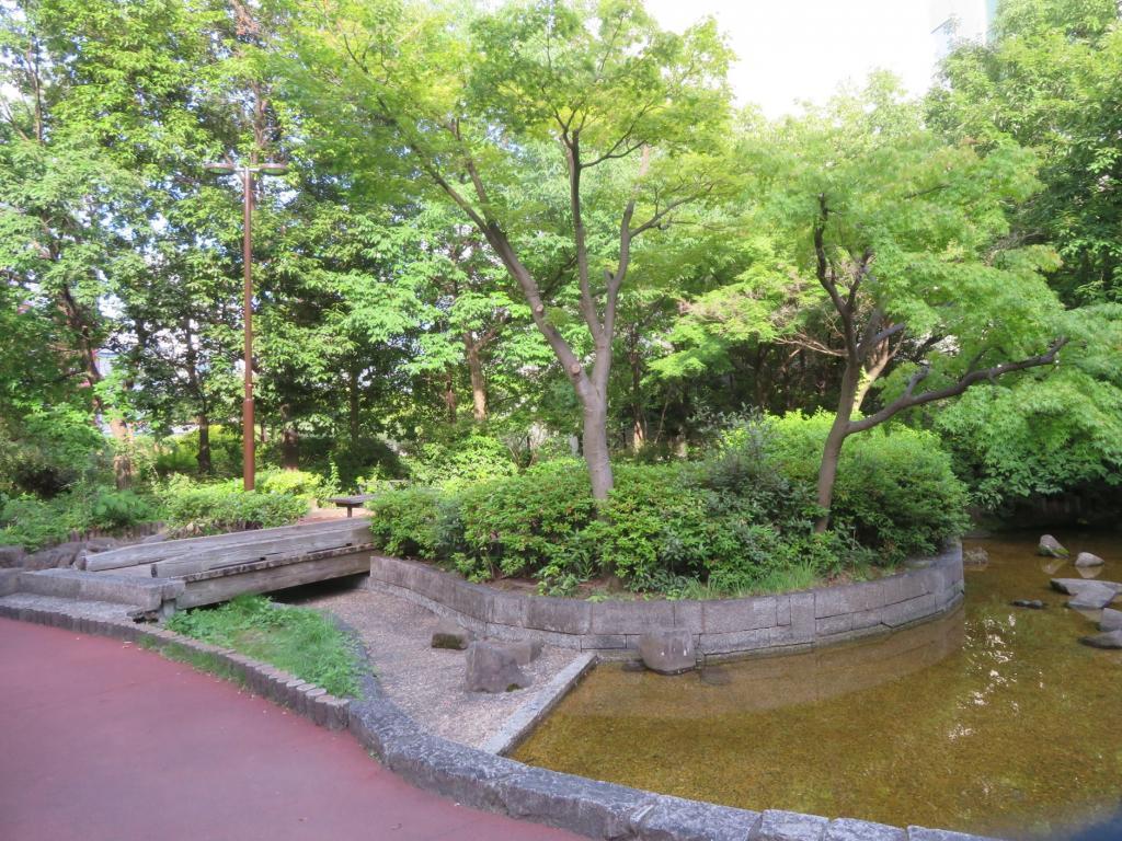 八丁堀「桜川屋上公園」 猛暑です…中央区の屋上庭園めぐり
