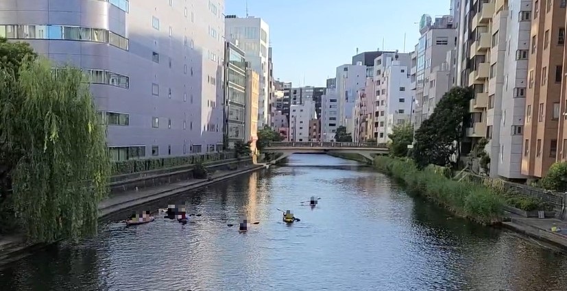 江戸時代に築かれた水路として今も残る「亀島川」 都会にカヤック！？　どこに向かうのか…