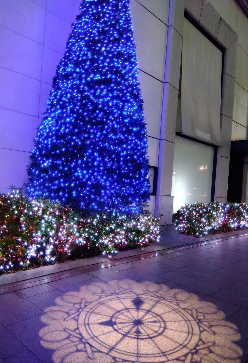 資生堂本社ビル前の舗道 銀座のクリスマス 2022
