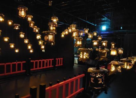 銀座万灯籠（まんとうろう）
 和テイストのイルミネーションが幻想的
アートアクアリウム美術館 GINZA