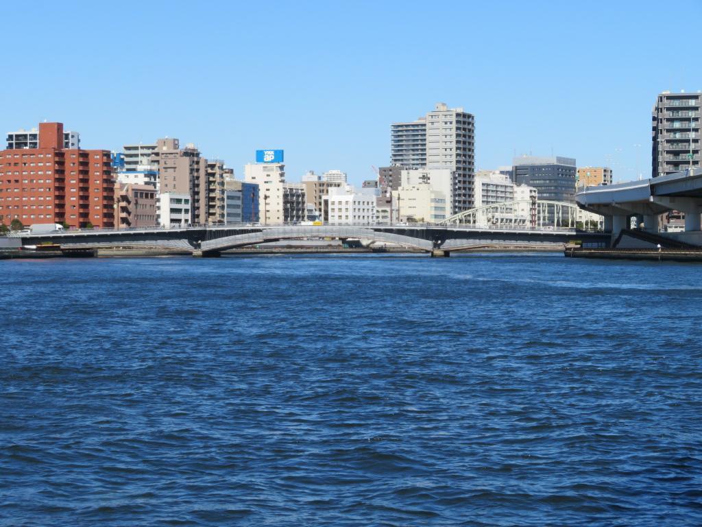  【令和5年1月-2月】　青い空！寒さを映す隅田川！ 
                                橋からの景観を楽しむ
