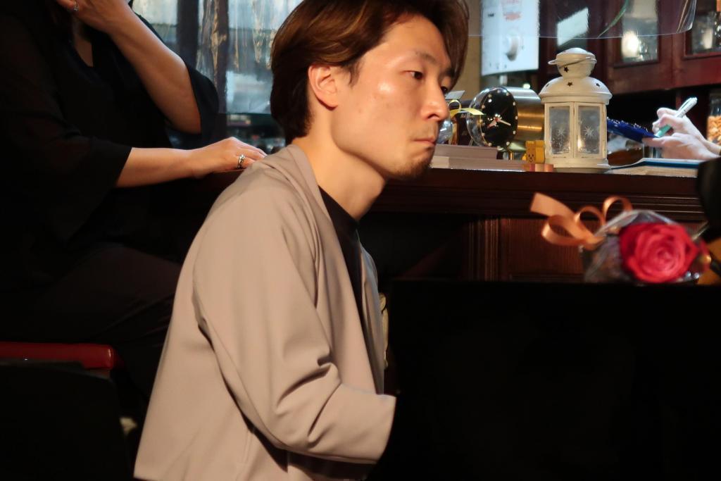 武藤勇樹さん on Piano Jazz & Soul Bar - The Deep in Ginza
銀座6丁目交詢社通り
数寄屋ビル4FでJazzに酔う
