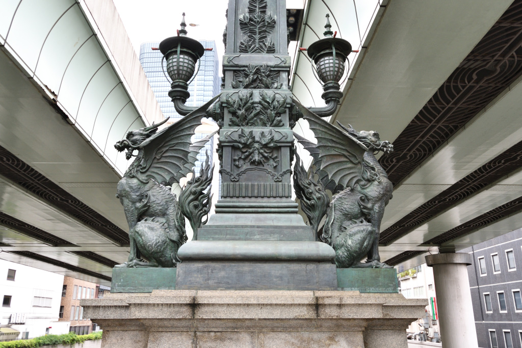 麒麟と獅子のブロンズ像 日本橋界隈