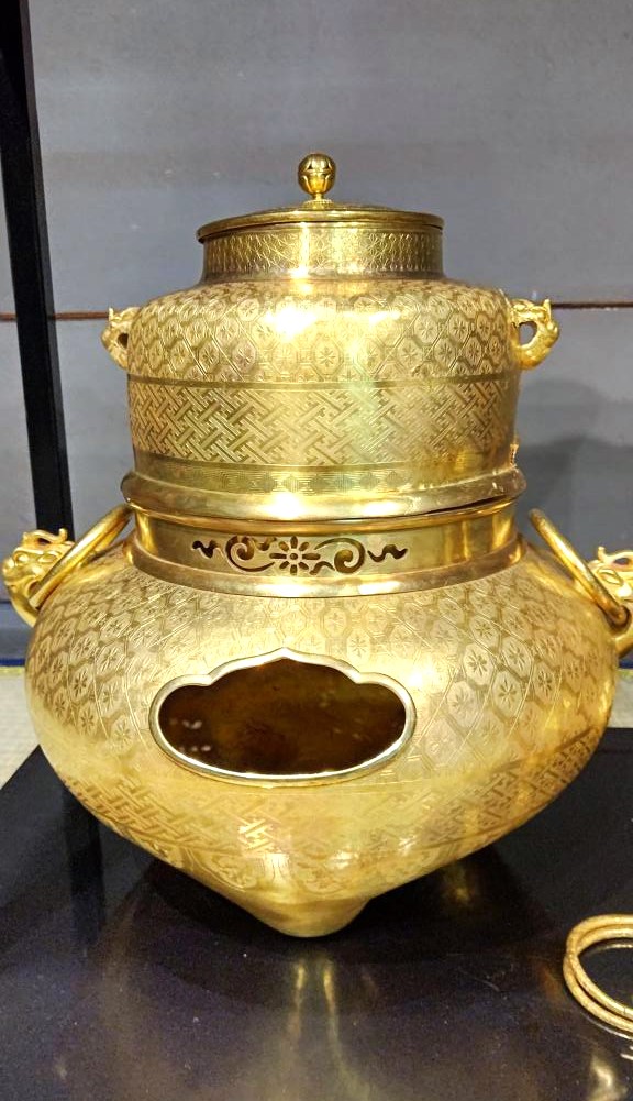 茨城の美術館、3億円で落札 秀吉ゆかりの「金茶道具」拝見