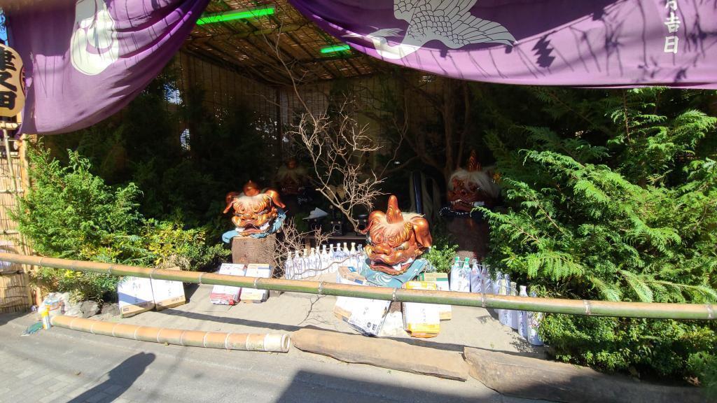 祭の期間の佃島の街中 住吉神社例祭に度肝を抜かれました！
「神輿の船渡御」と「祭の幟」