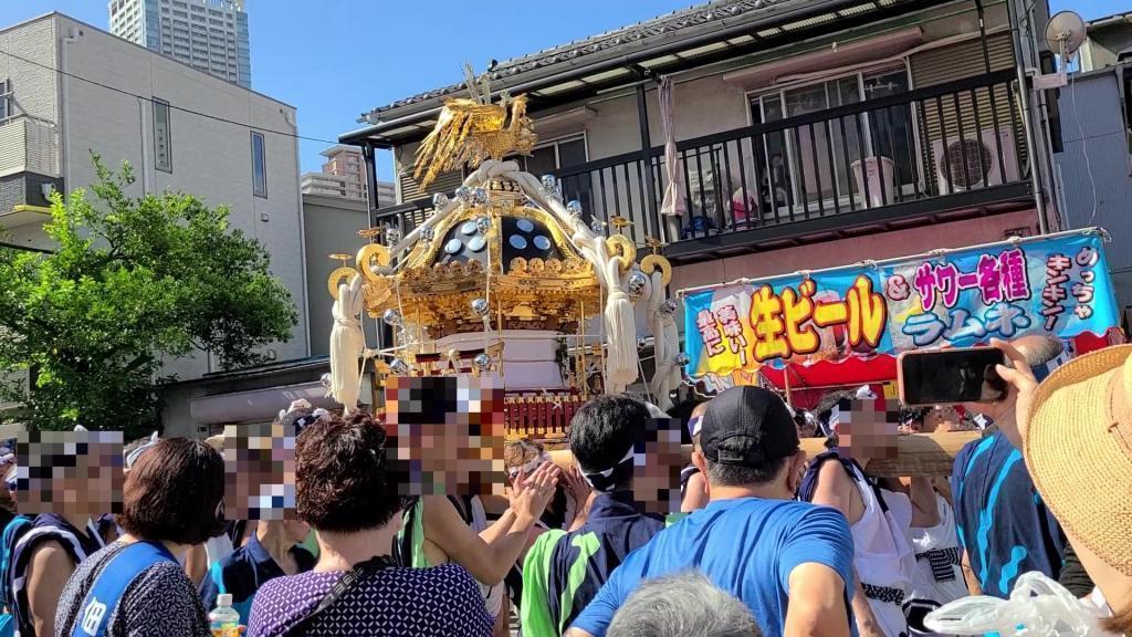  住吉神社例祭に度肝を抜かれました！
「神輿の船渡御」と「祭の幟」