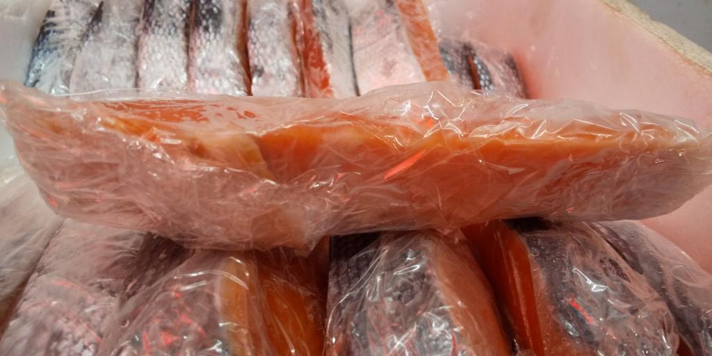 北乃幸特選甘塩鮭は厚切り・標準の2種類 2020特派員イチオシ  牧野商店の美味しい鮭！