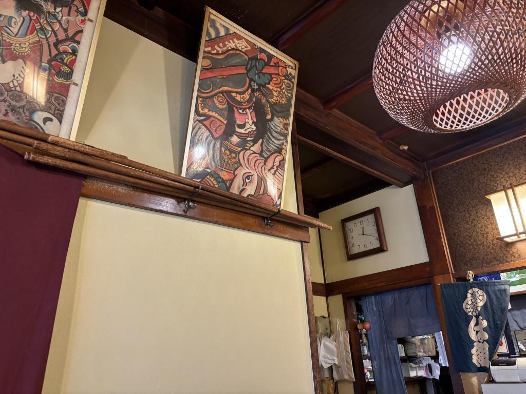 趣のある店構え、昭和の空気が吸えます 日本橋　路地裏に潜む隠れた天ぷらの名店とは