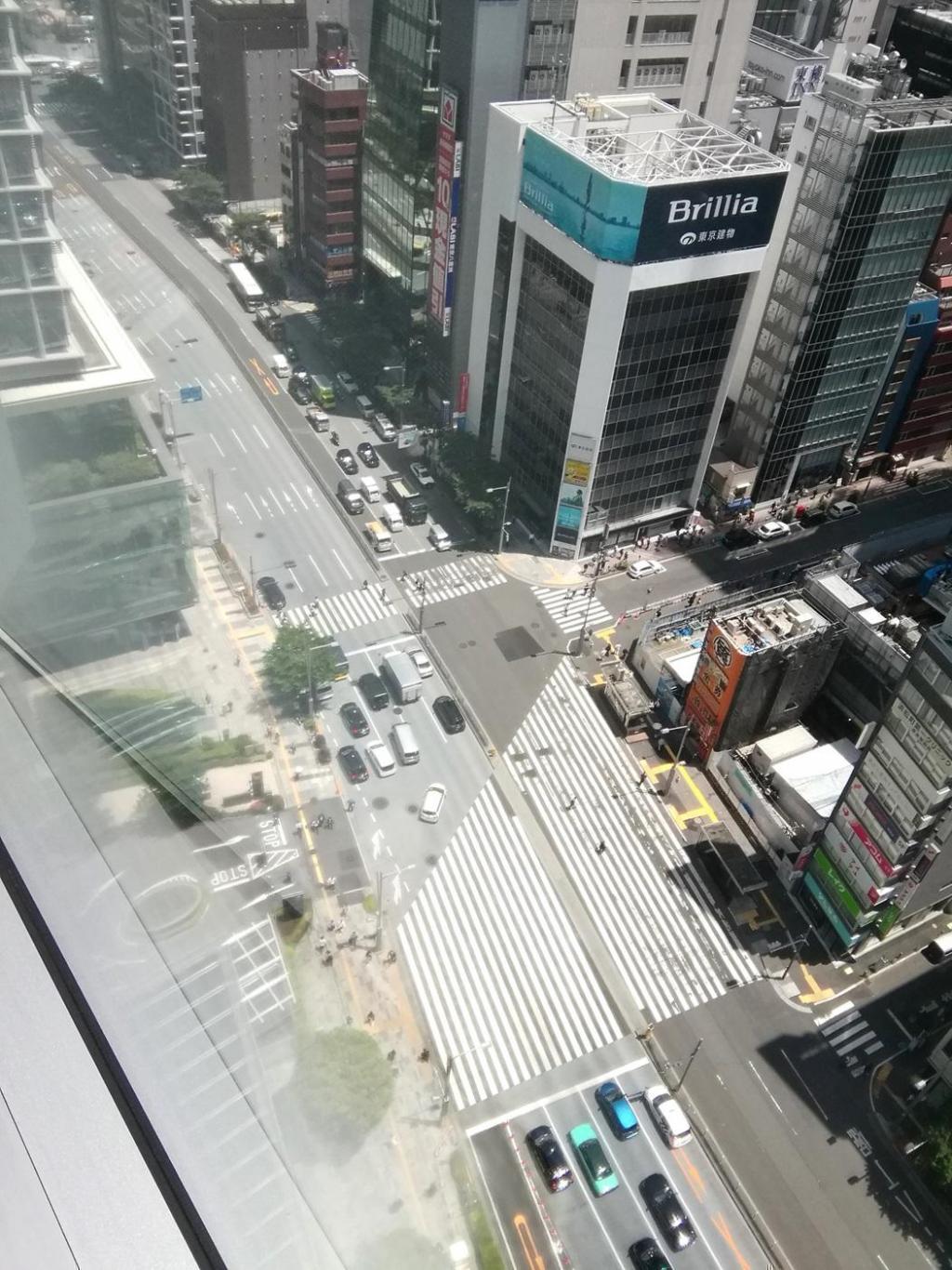  Looking up at high-rise building
　ー　高層ビルを見上げる　ー　③
　　～　グラントウキョウノースタワー　～