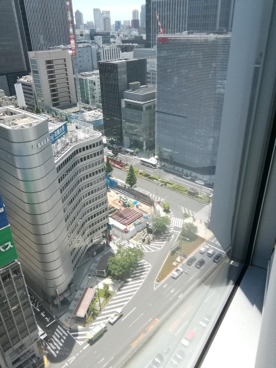  Looking up at high-rise building
　ー　高層ビルを見上げる　ー　③
　　～　グラントウキョウノースタワー　～