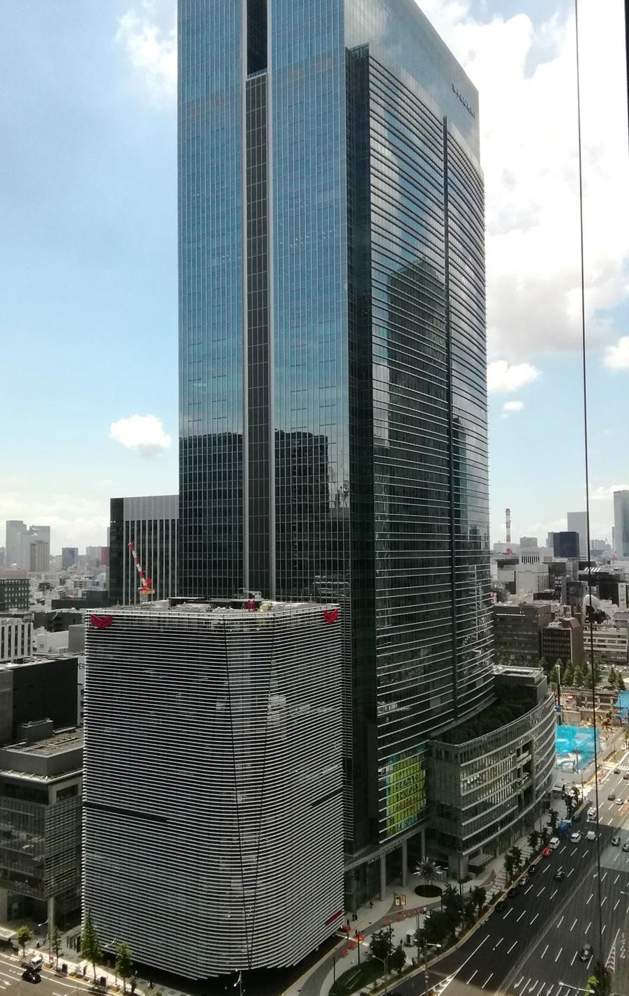  Looking up at high-rise building
　ー　高層ビルを見上げる　ー　③
　　～　グラントウキョウノースタワー　～