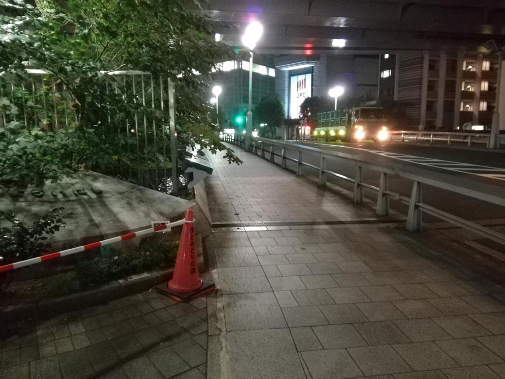 鎧橋 映画「祈りの幕が下りる時」
　キーとなる１２の橋、ご紹介します　⑨
　　ー　９月　鎧橋　ー