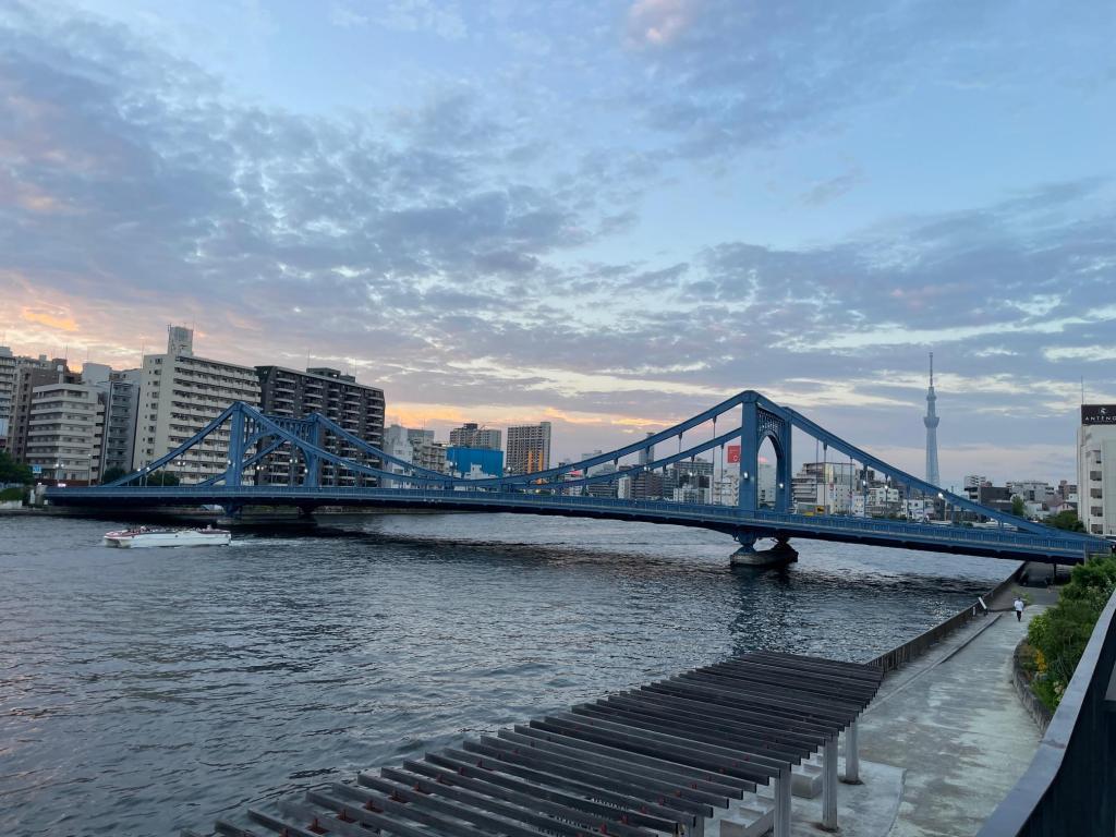  秋の気配と清洲橋