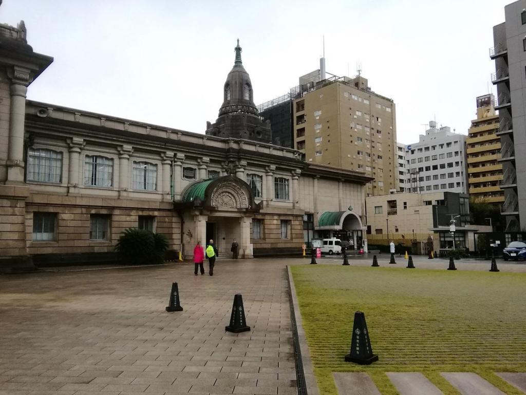  雨の朝　築地本願寺
　そしてお勧めのお食事処
　　～　築地本願寺　～