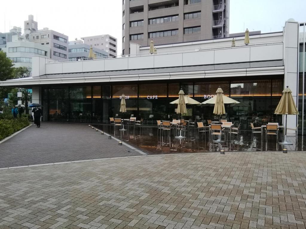  雨の朝　築地本願寺
　そしてお勧めのお食事処
　　～　築地本願寺　～