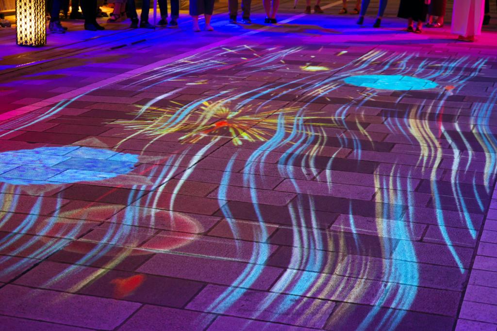 花火の幻想的なライトアップで彩るデジタルアート 「ECO EDO 日本橋」と「重要文化財「三井本館」開館90周年」のライトアップ