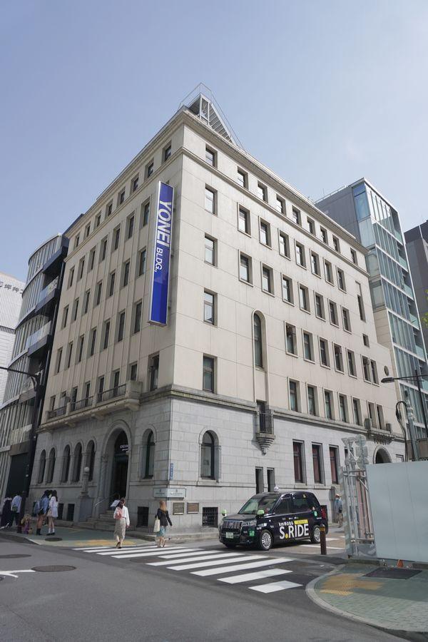 正面と側面の表情の違いを見てみよう 今だけの風景！　真横から見る「ヨネイビルディング」