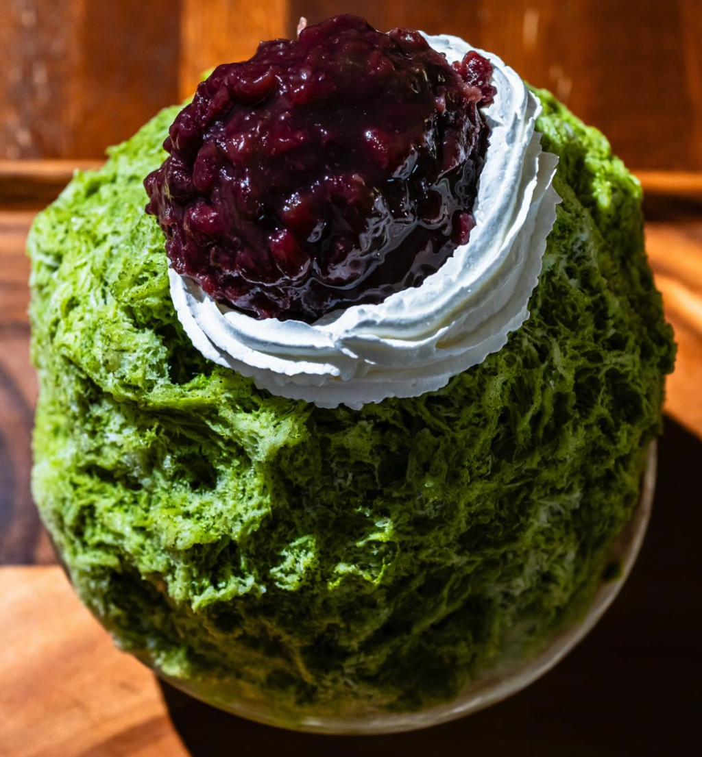 上品な甘さと奥深い風味
「小豆有機静岡抹茶かき氷」 月島に「大きい・美味い・美映しい」かき氷カフェ登場！