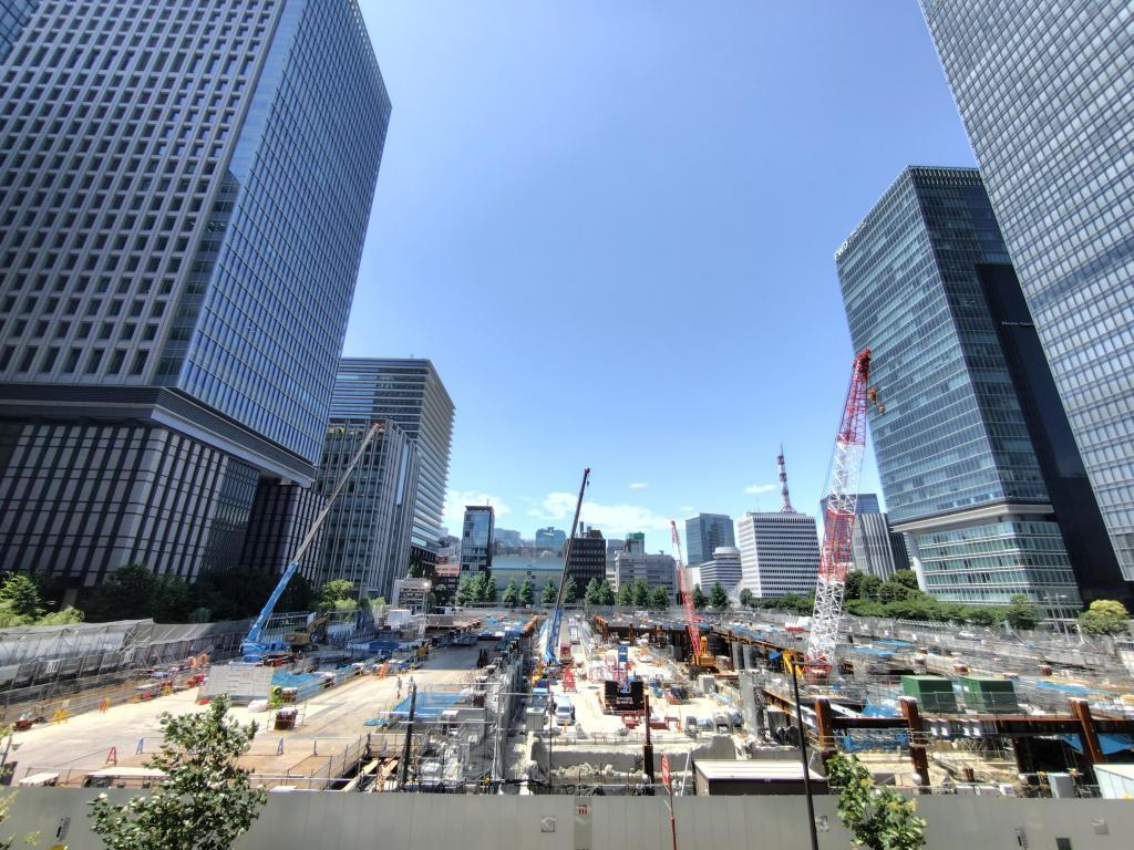  八重洲の工事現場の一風景