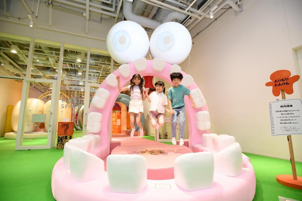 ＜5Fコンテンツ＞　 ～この夏「博士ちゃん」が「東京ミッドタウン八重洲」にやってくる～
【7月26日（土）～8月24日（日）、「君も博士になれる展 empowered by 博士ちゃん」開催】