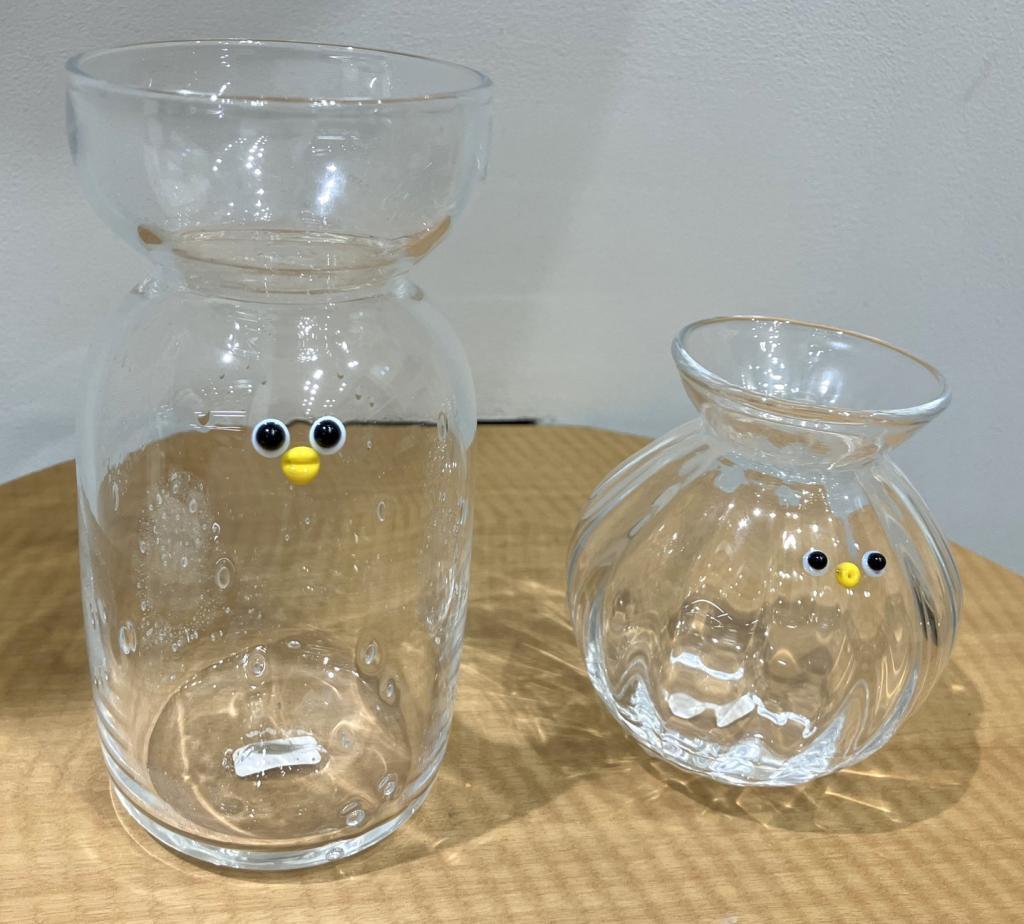 右：　LittleMonsters 水耕栽培（S）
７,１５０円
左：　LittleMonsters 水耕栽培（L）
１１,０００円 Choco  melt  !
　森比呂美ガラス展
　　～　日本橋木屋本店 izutuki　～