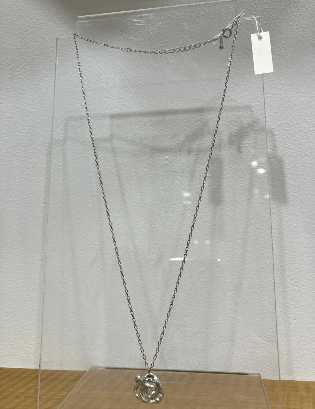 ネックレスチャーム
S～M
４,４００円 夏・錫の涼
　ー　濱田久美子　作品展　ー
　　～　日本橋木屋本店 izutuki　～