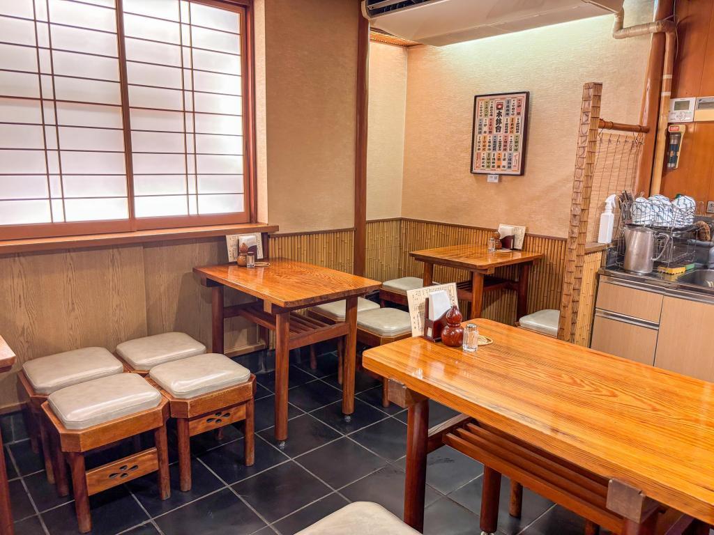 暑い夏のイチオシ、利久庵の納豆そば 中央区そば紀行（15）室町　利久庵