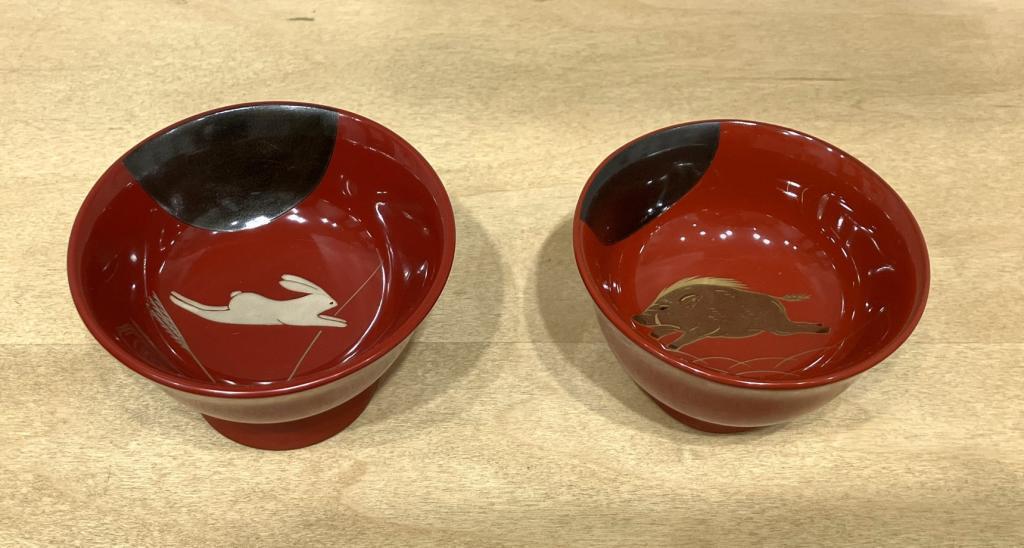 坂口漆器店　作品
蒔絵杯
どちらも５５,０００円 輪島の未来のために
　輪島職人たちの作品展
　　～　日本橋木屋本店 izutuki　～