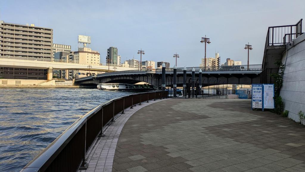  中央区の端　水に囲まれた街