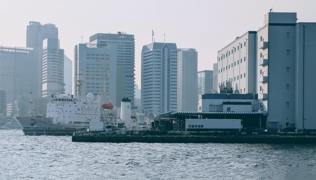  中央区の端　水に囲まれた街