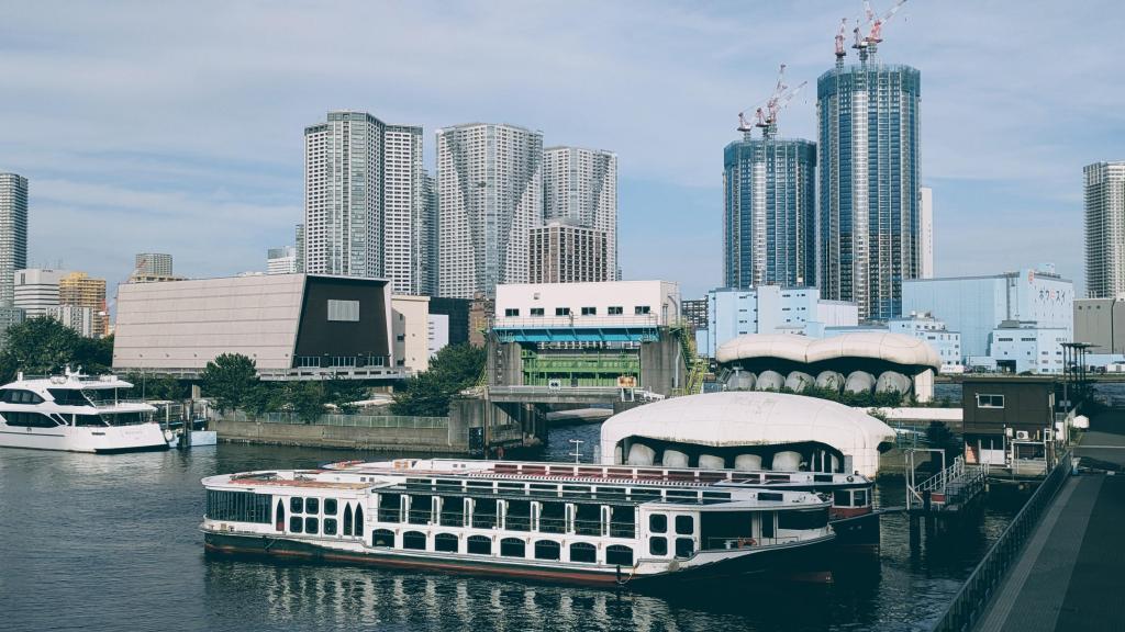  中央区の端　水に囲まれた街