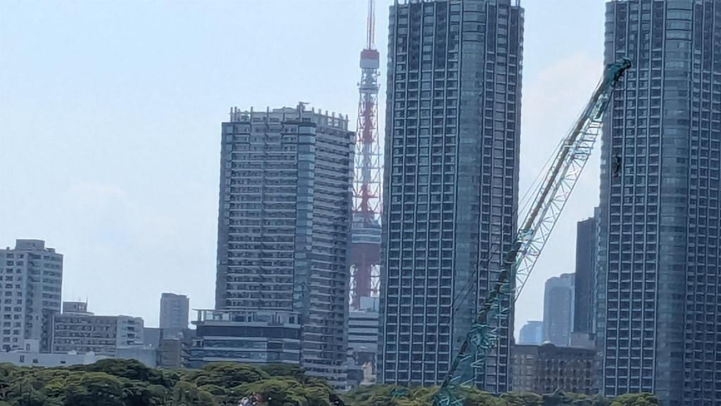  真夏日の空･･･東京タワーを見る･･･
「浜離宮」「ときめき橋」「GINZASIX」「勝鬨橋」