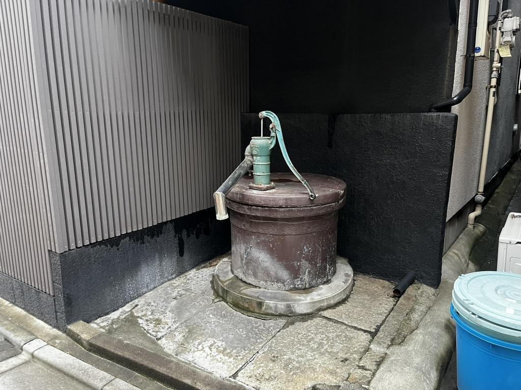 ③手押しポンプNo2 「佃島」に残る昔のあれこれ（前編）