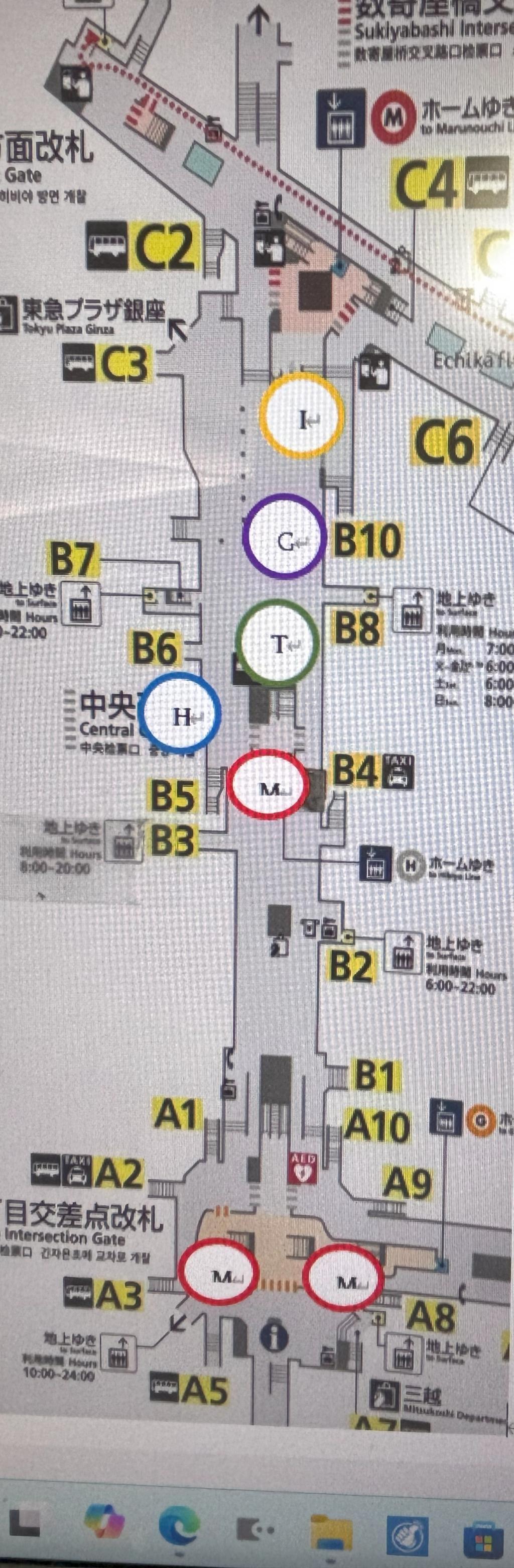  中央区地下道。運動不足をここで補う？